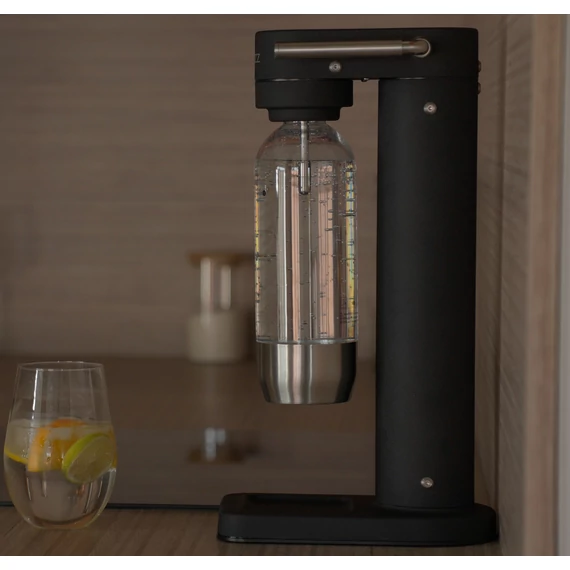 Sodamaschine in schwarzem Stahl-Design SW!ZZ 2 Flasche